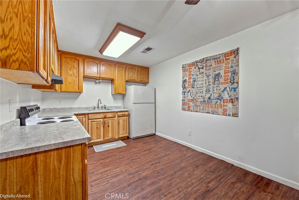 9566 E Broadway Property Photo 20