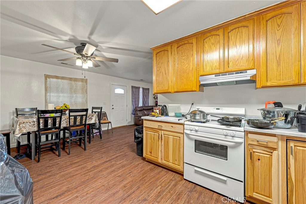 9566 E Broadway Property Photo 23