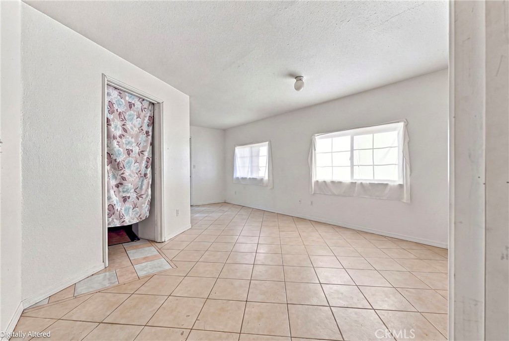 9566 E Broadway Property Photo 32