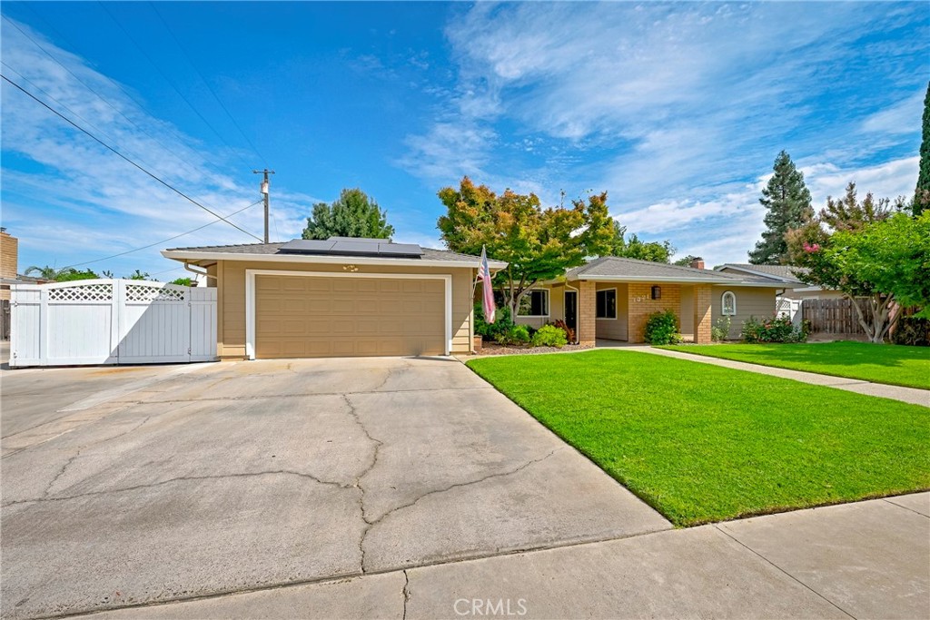 1321 Oregon Property Photo 3