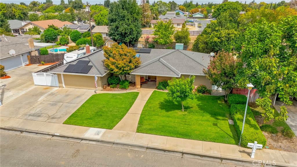 1321 Oregon Property Photo 7
