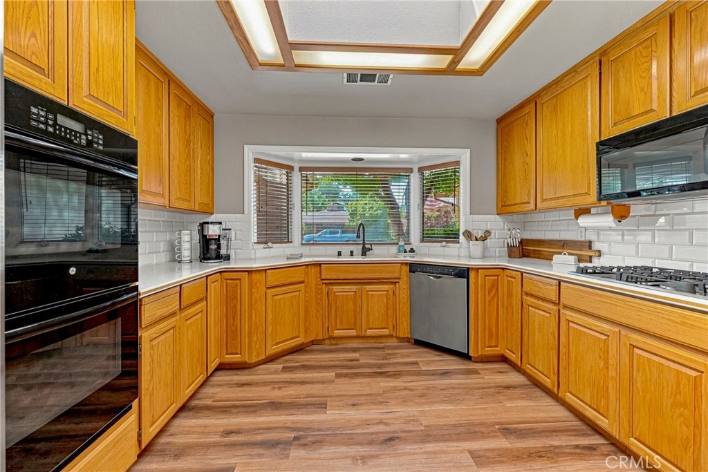 1321 Oregon Property Photo 23