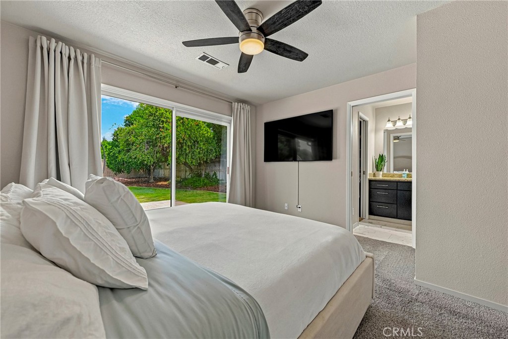 1321 Oregon Property Photo 34