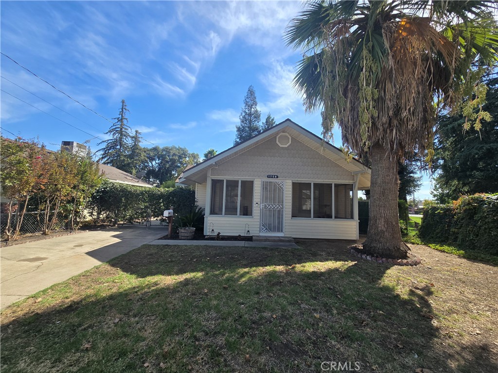 1758 Elm Ave Property Photo 1