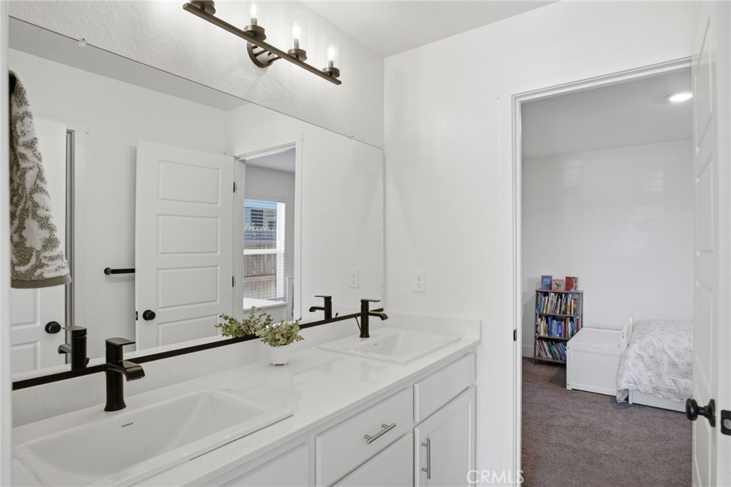 2010 Palazzo Court Property Photo 15