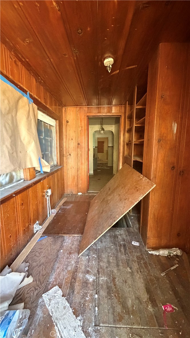 409 W 25th Street Property Photo 4