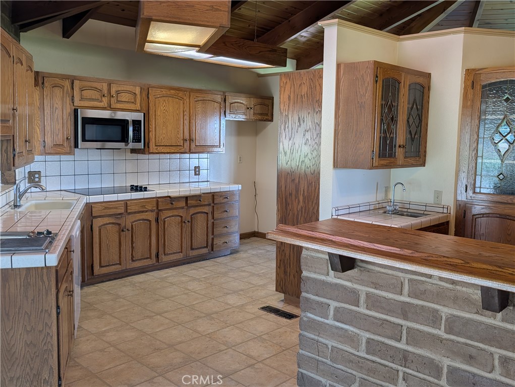 4240 Los Olivos Rd Property Photo 7