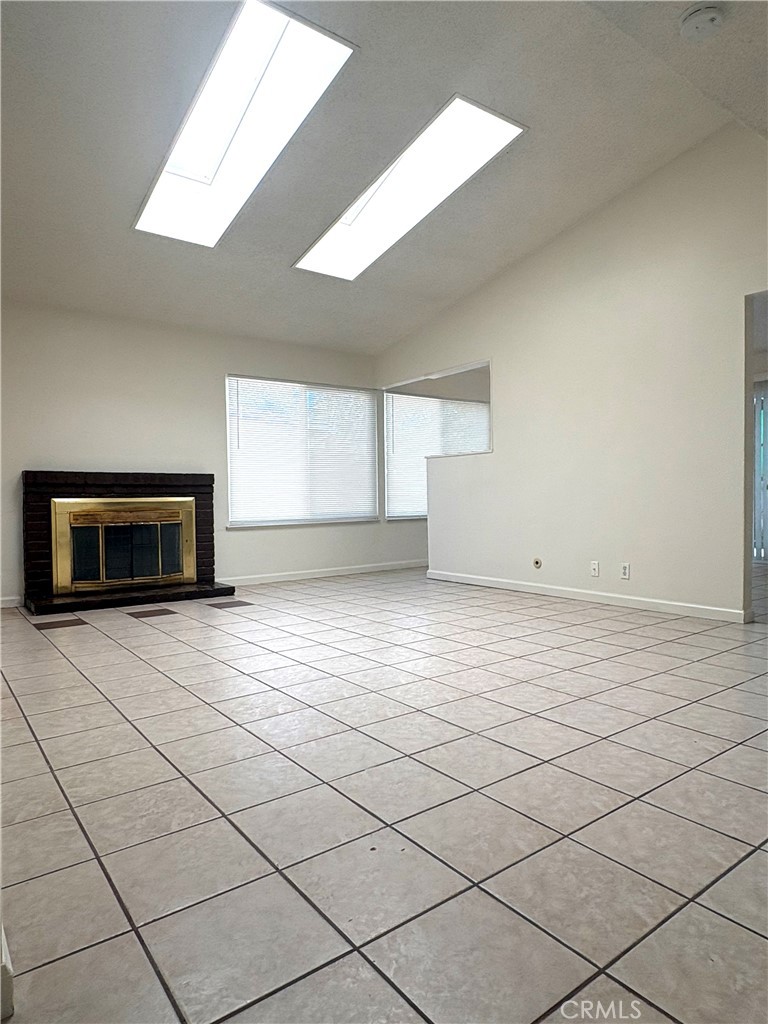 455 Columbia Property Photo 4