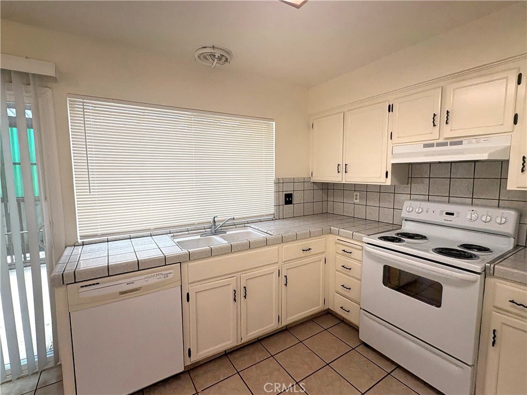 455 Columbia Property Photo 6