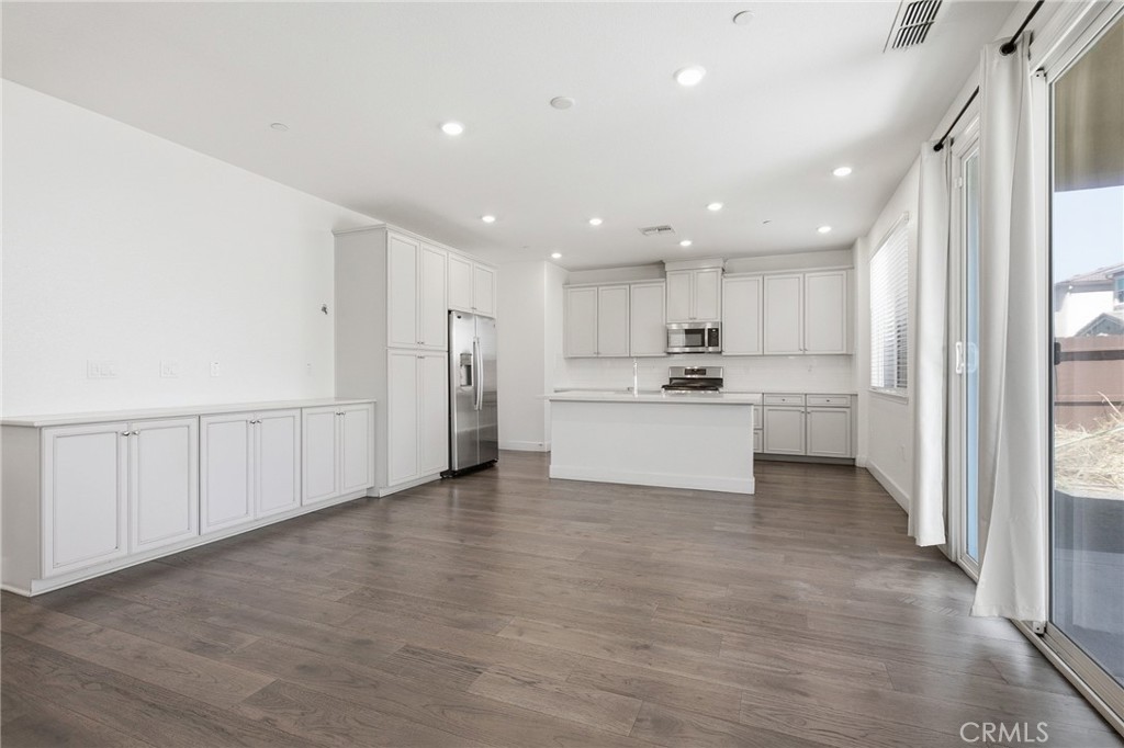 3265 Garibaldi Property Photo 6