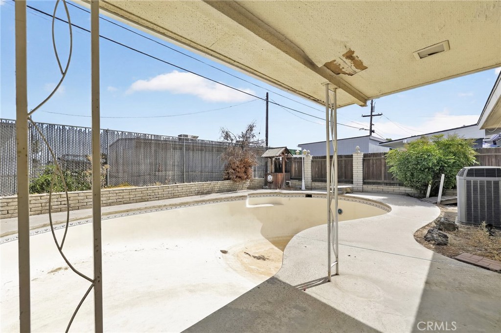 3804 Laverne Property Photo 6