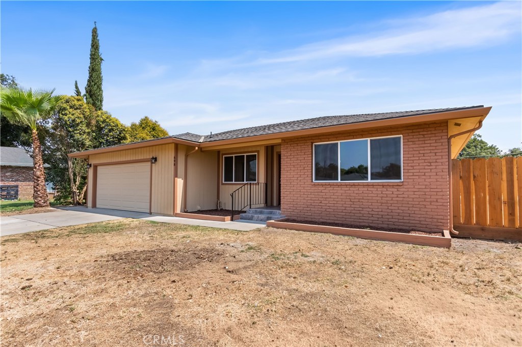 698 Roberts Court Property Photo 3