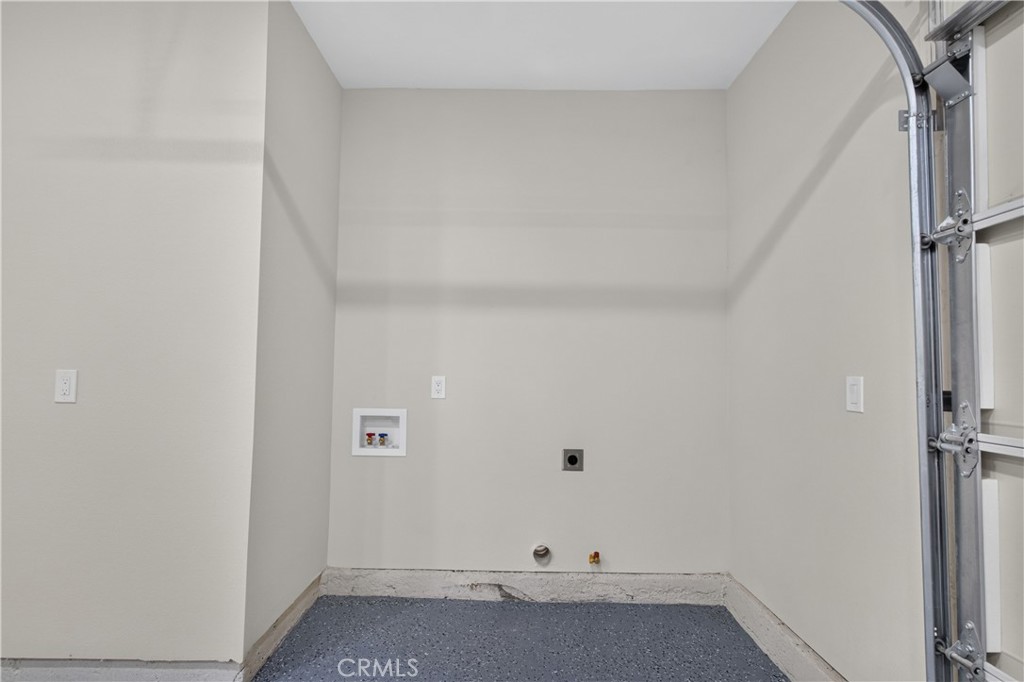 698 Roberts Court Property Photo 33