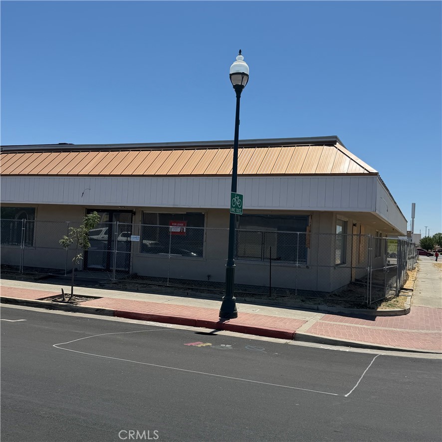 962 W Main Property Photo 3