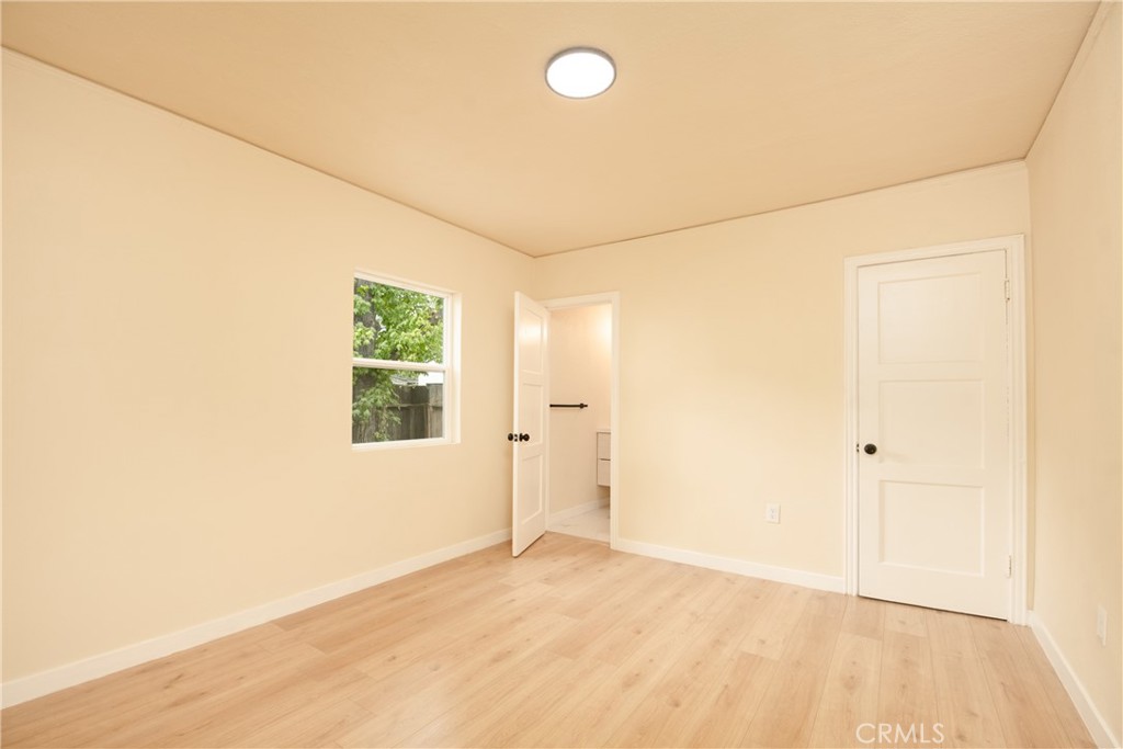 145 E 20th Property Photo 11