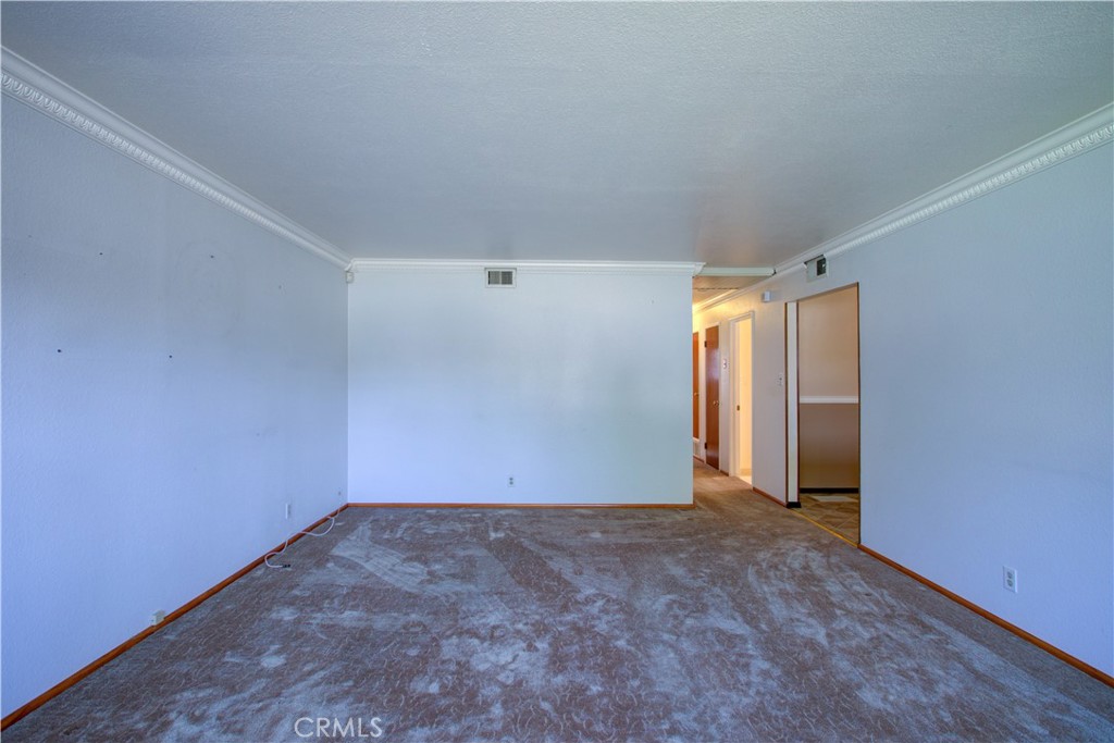 730 Juniper Property Photo 5