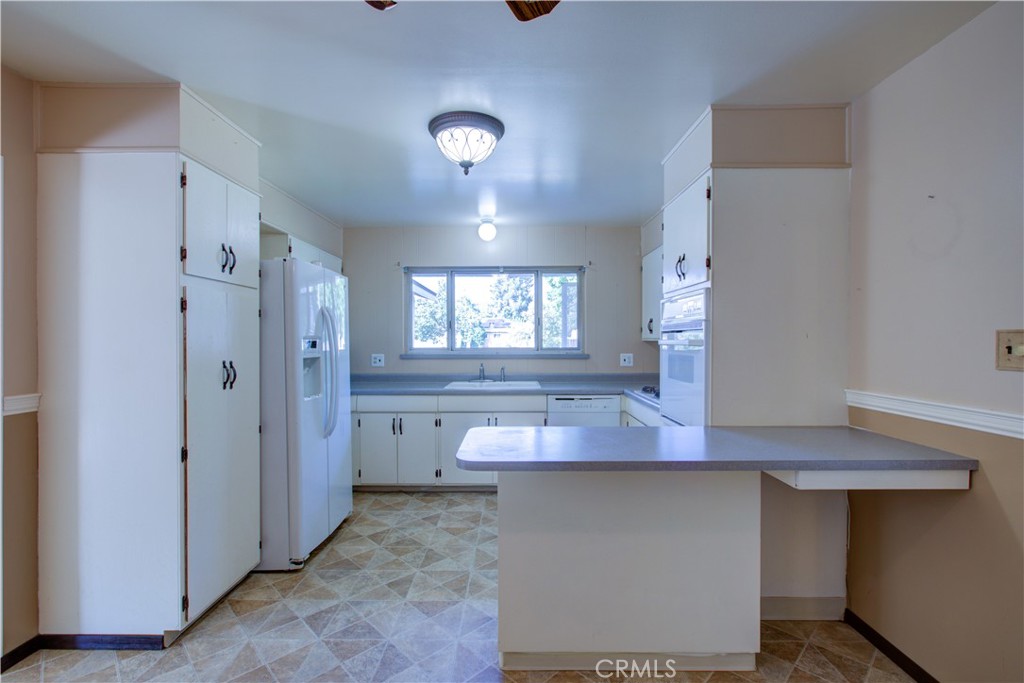 730 Juniper Property Photo 7