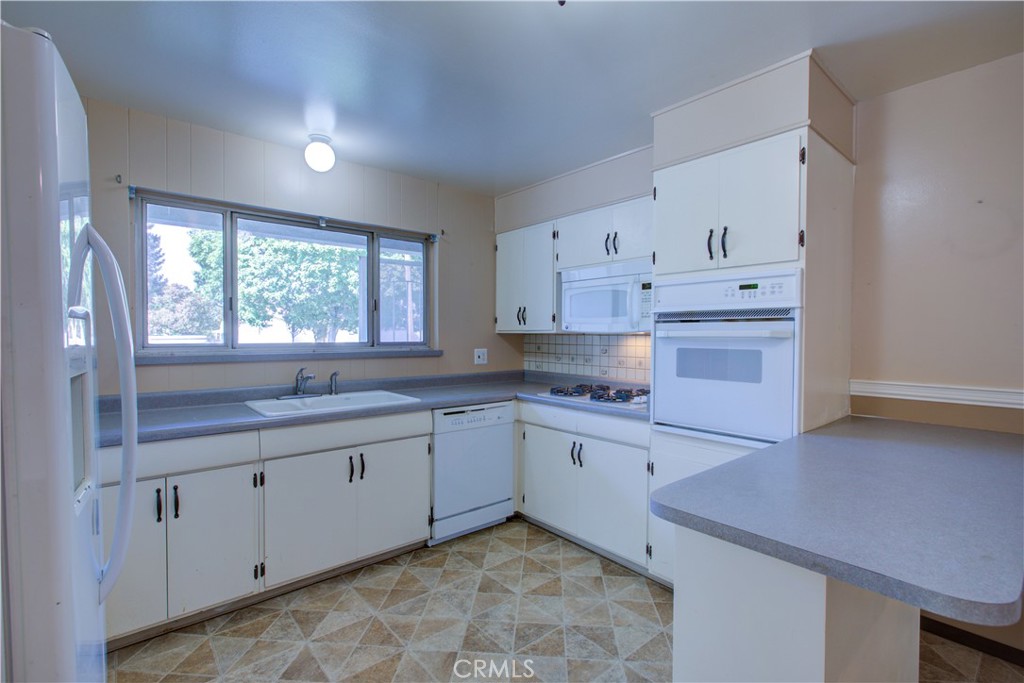 730 Juniper Property Photo 10