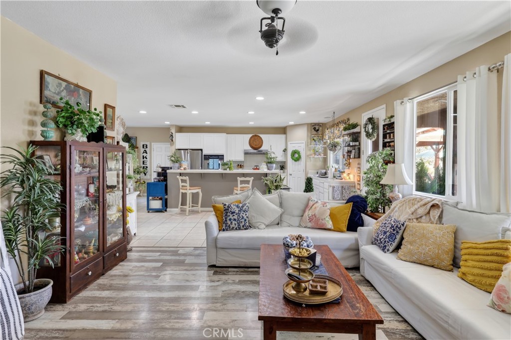 15075 Torrey Pines Property Photo 21
