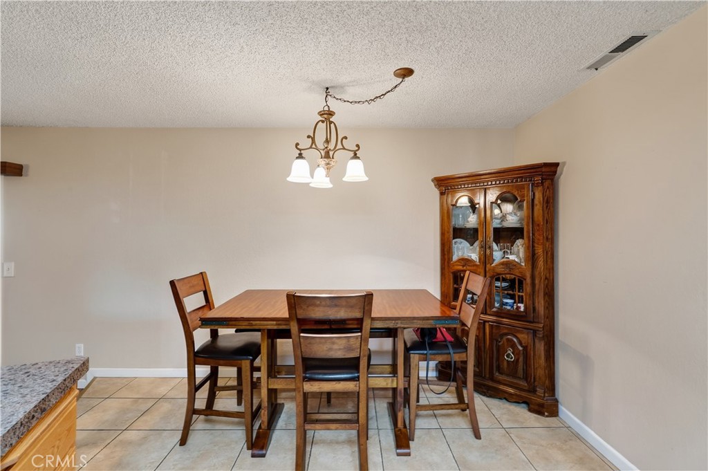 385 Emerald Property Photo 7