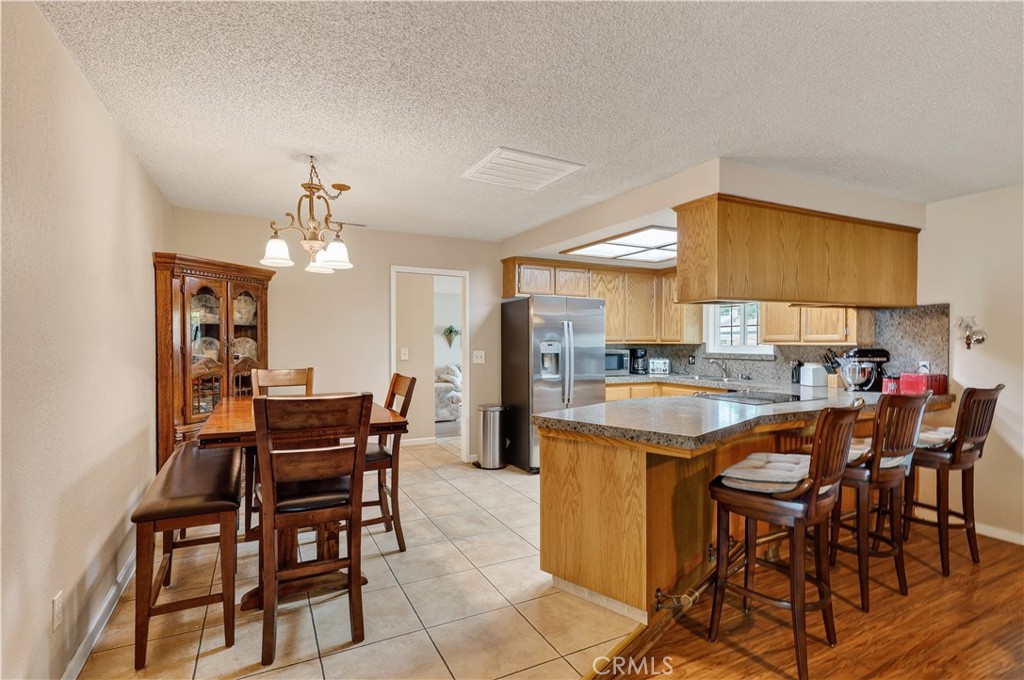385 Emerald Property Photo 8