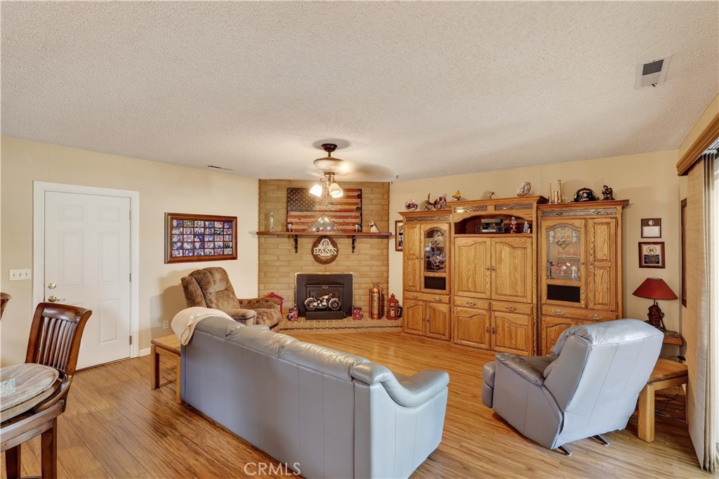 385 Emerald Property Photo 11