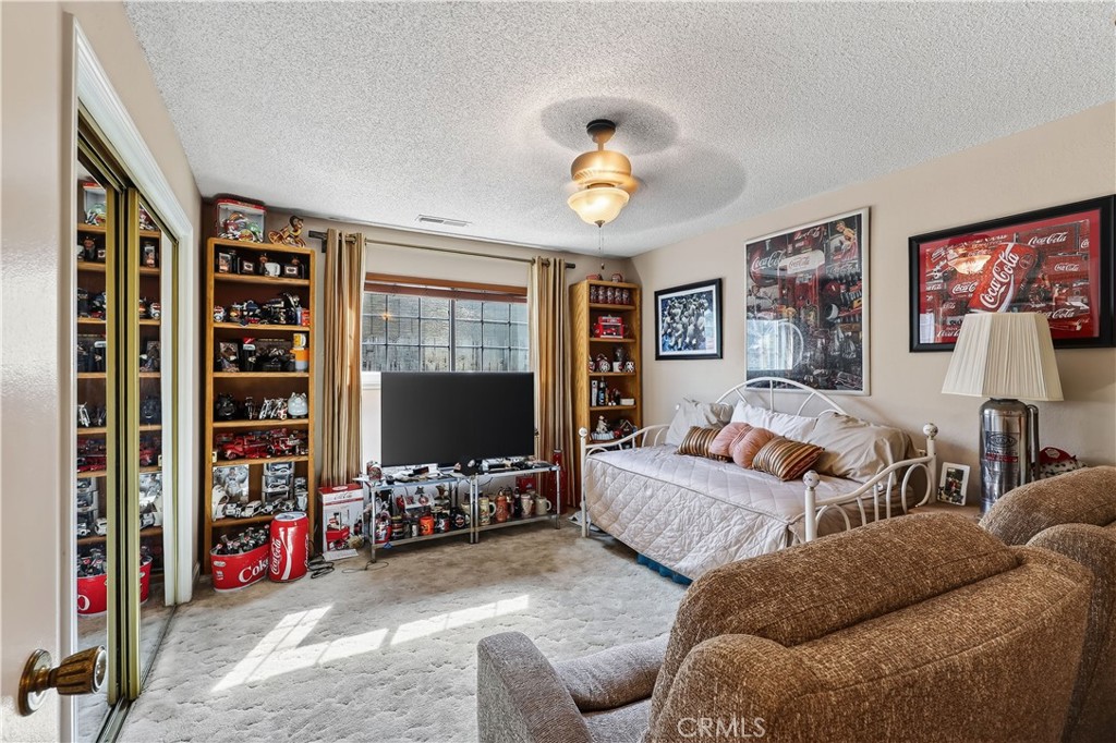 385 Emerald Property Photo 14