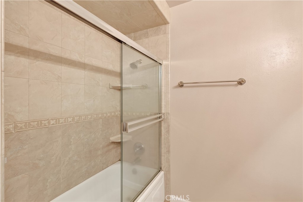 385 Emerald Property Photo 19