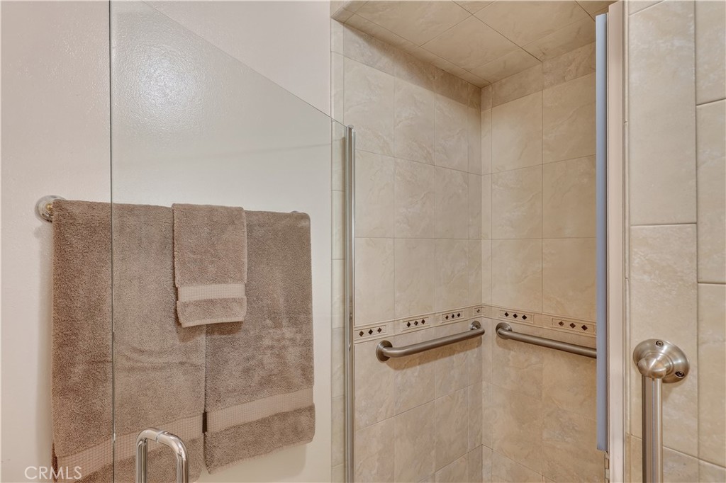 385 Emerald Property Photo 23