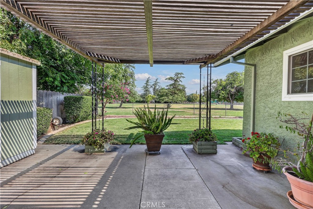 385 Emerald Property Photo 28