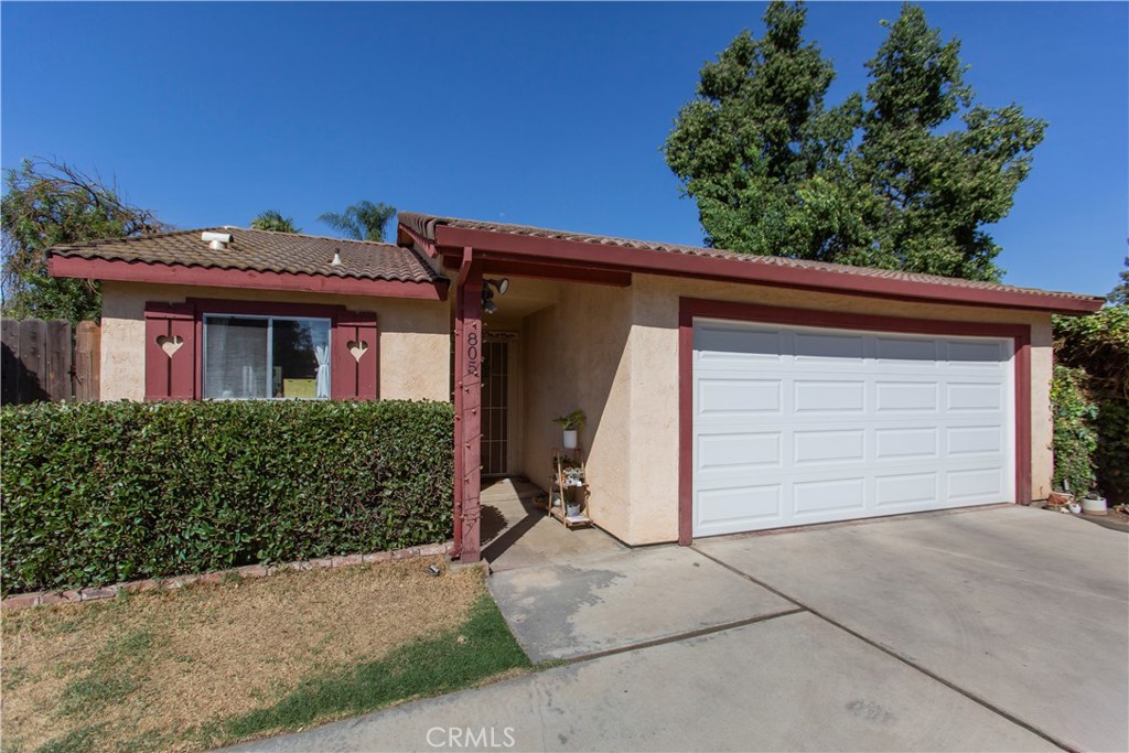 805 Perlette Property Photo 1