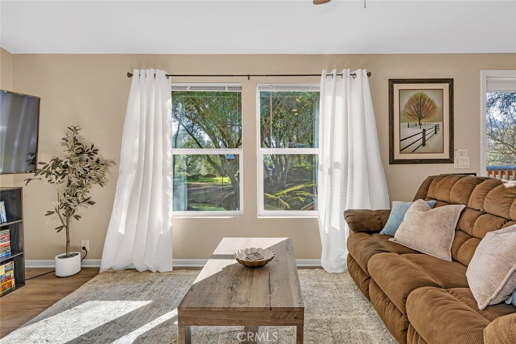 4583 & 4587 Ben Hur Property Photo 6