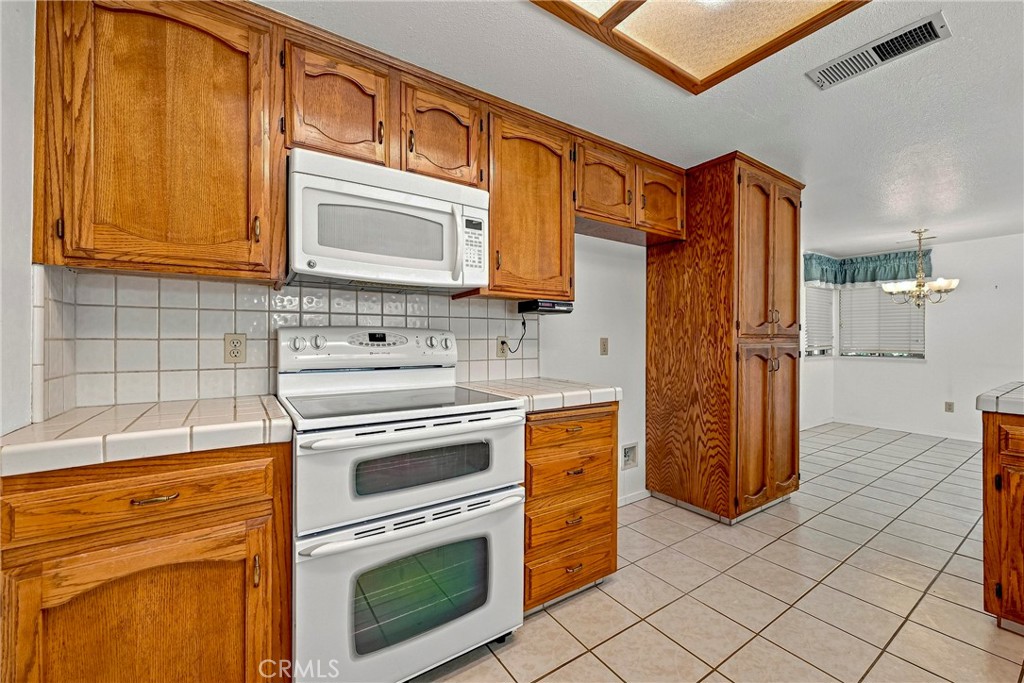 1174 Granite Court Property Photo 28