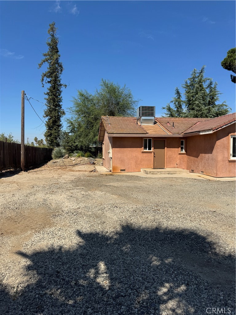 5200 N Gratton Property Photo 11