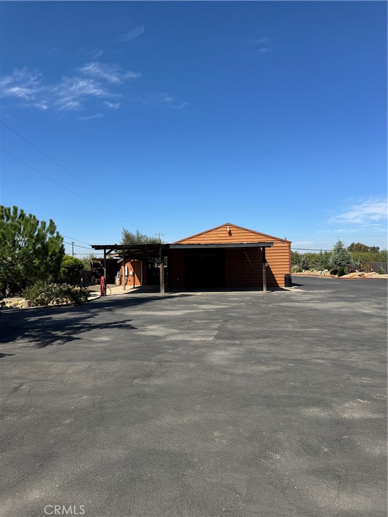 5200 N Gratton Property Photo 36