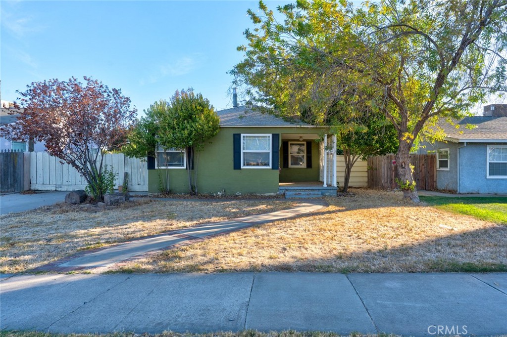 360 E 19th Street Property Photo 4