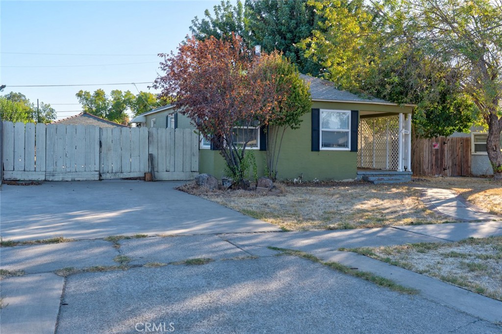 360 E 19th Street Property Photo 7