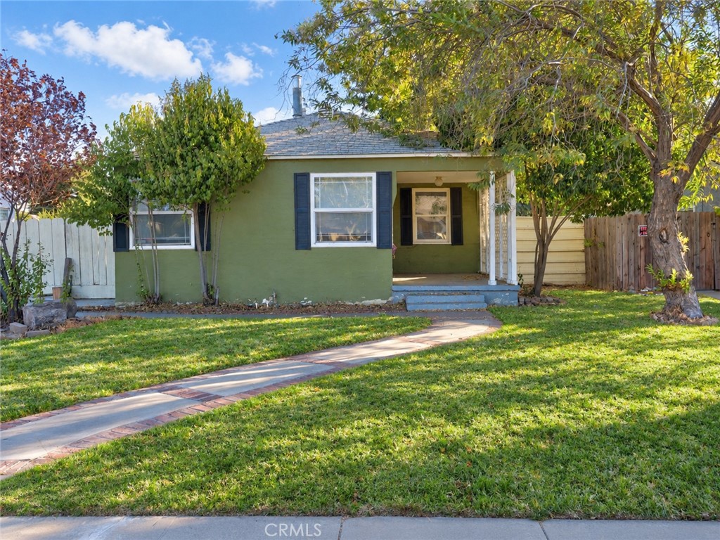 360 E 19th Street Property Photo 8