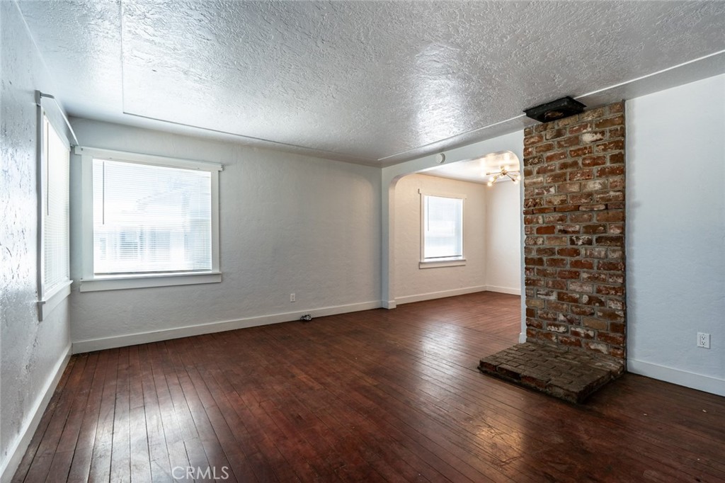 360 E 19th Street Property Photo 11