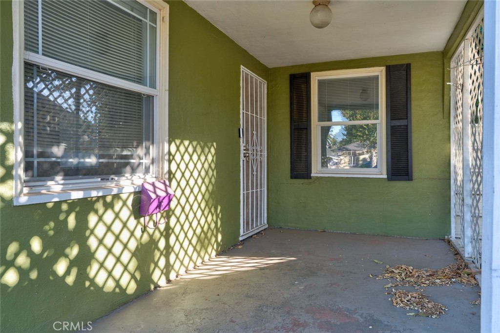 360 E 19th Street Property Photo 12