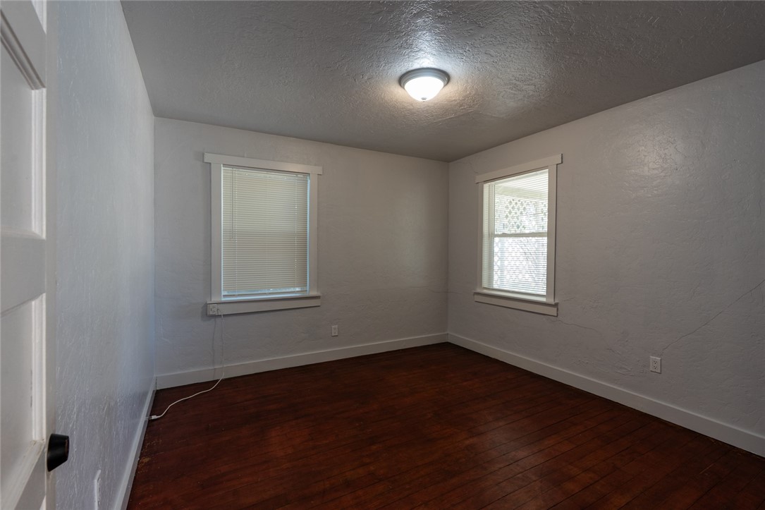360 E 19th Street Property Photo 31