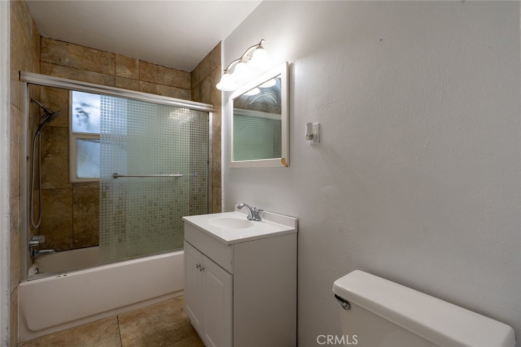 360 E 19th Street Property Photo 34