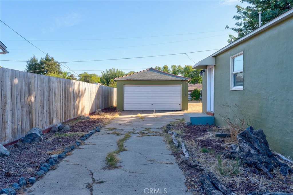 360 E 19th Street Property Photo 38