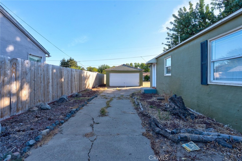 360 E 19th Street Property Photo 39