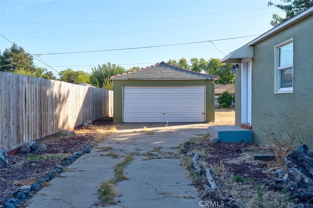 360 E 19th Street Property Photo 40