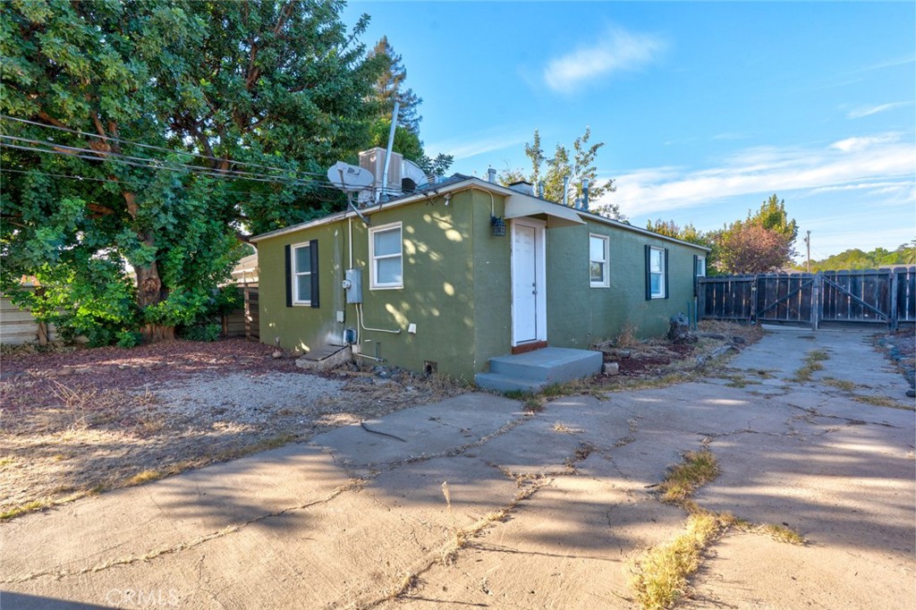 360 E 19th Street Property Photo 42
