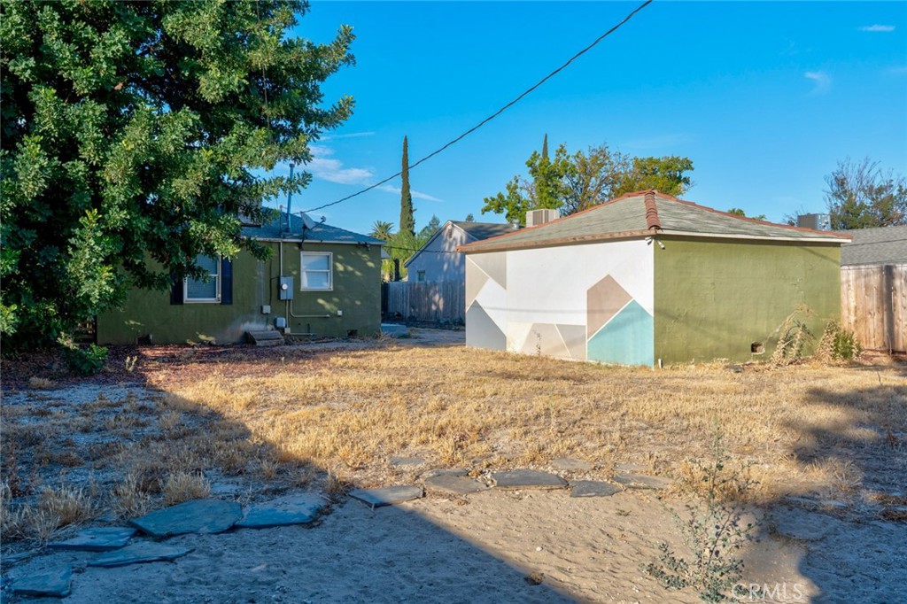 360 E 19th Street Property Photo 44