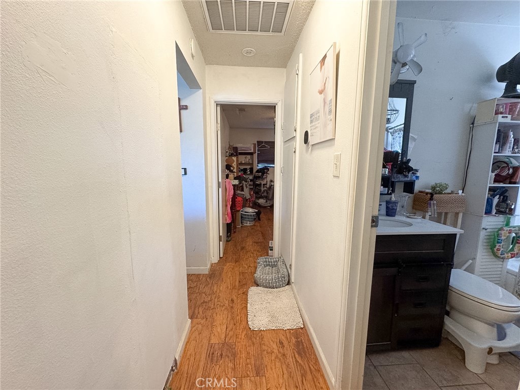 1140 Front St Property Photo 8