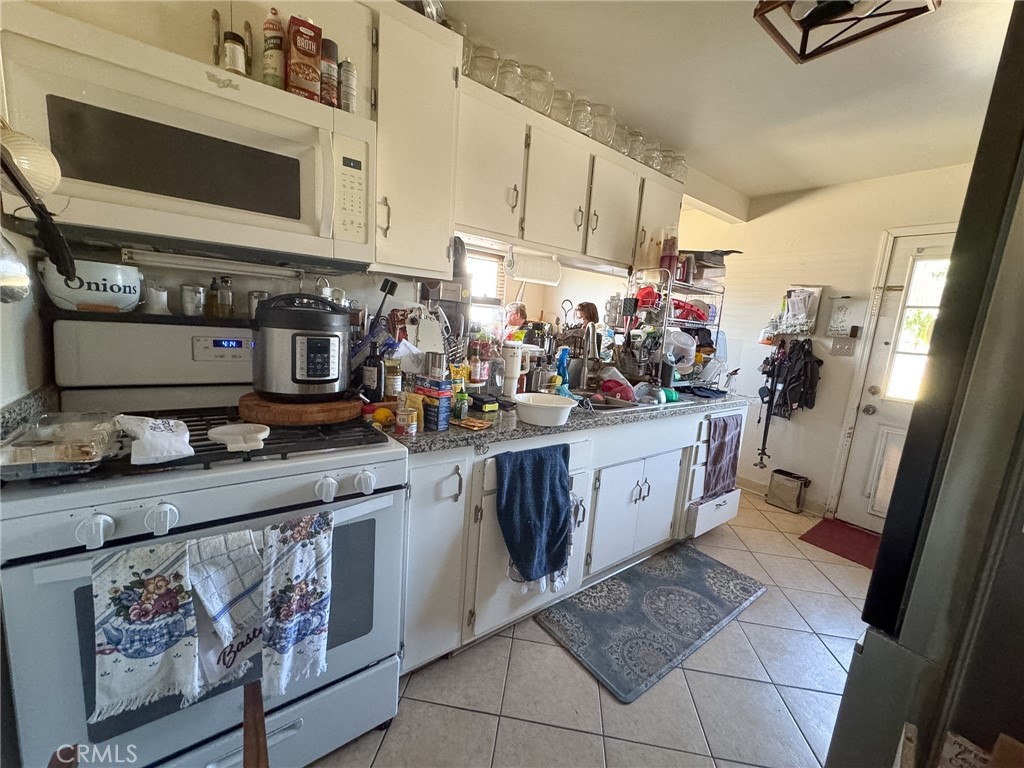 1140 Front St Property Photo 14