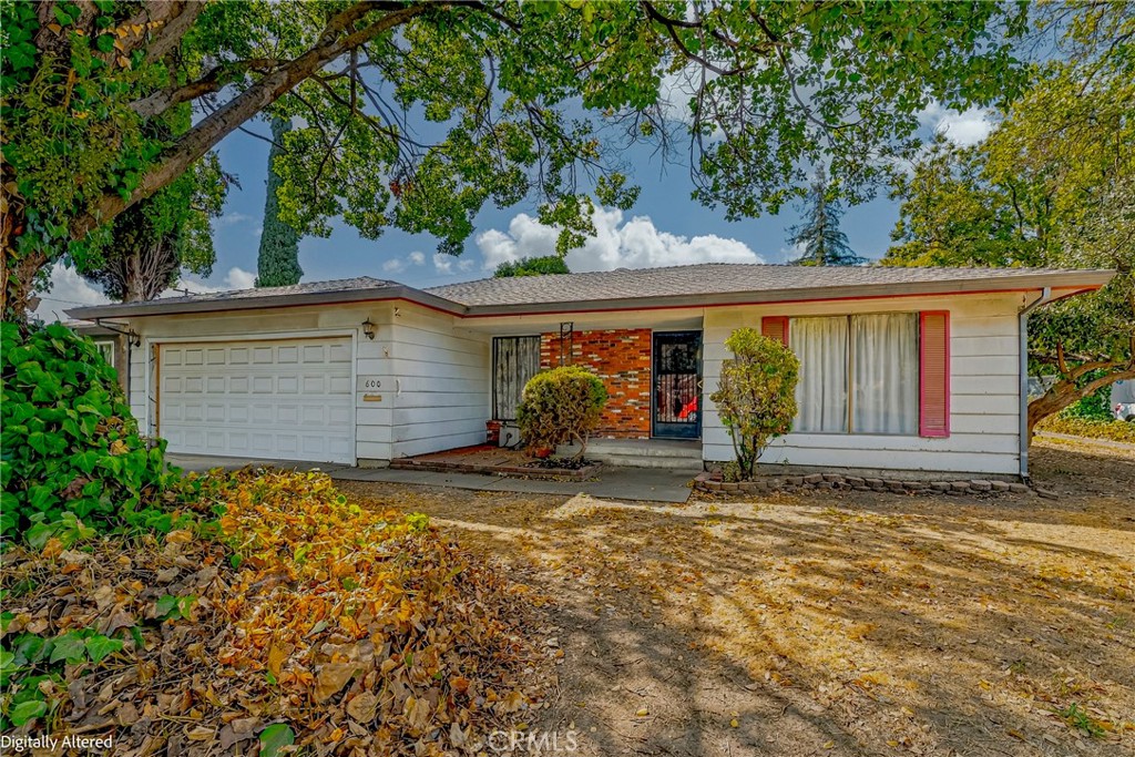 600 Dennis Court Property Photo 1